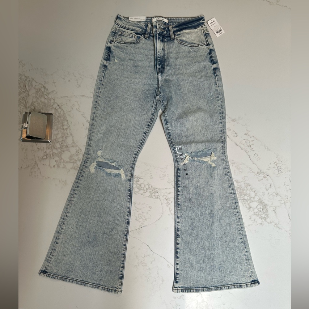 Willow & root high rise Distressed Light Blue Flare Jeans size 28 x 32